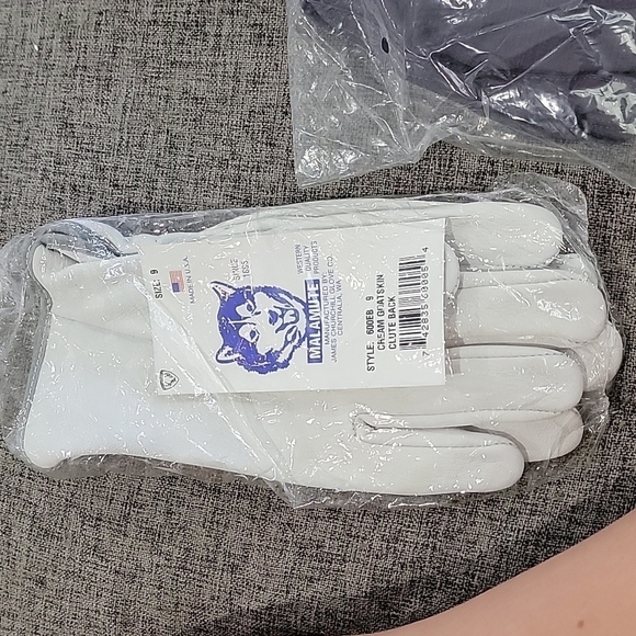 Goatskin Unlined Gloves - Picture 2 of 4